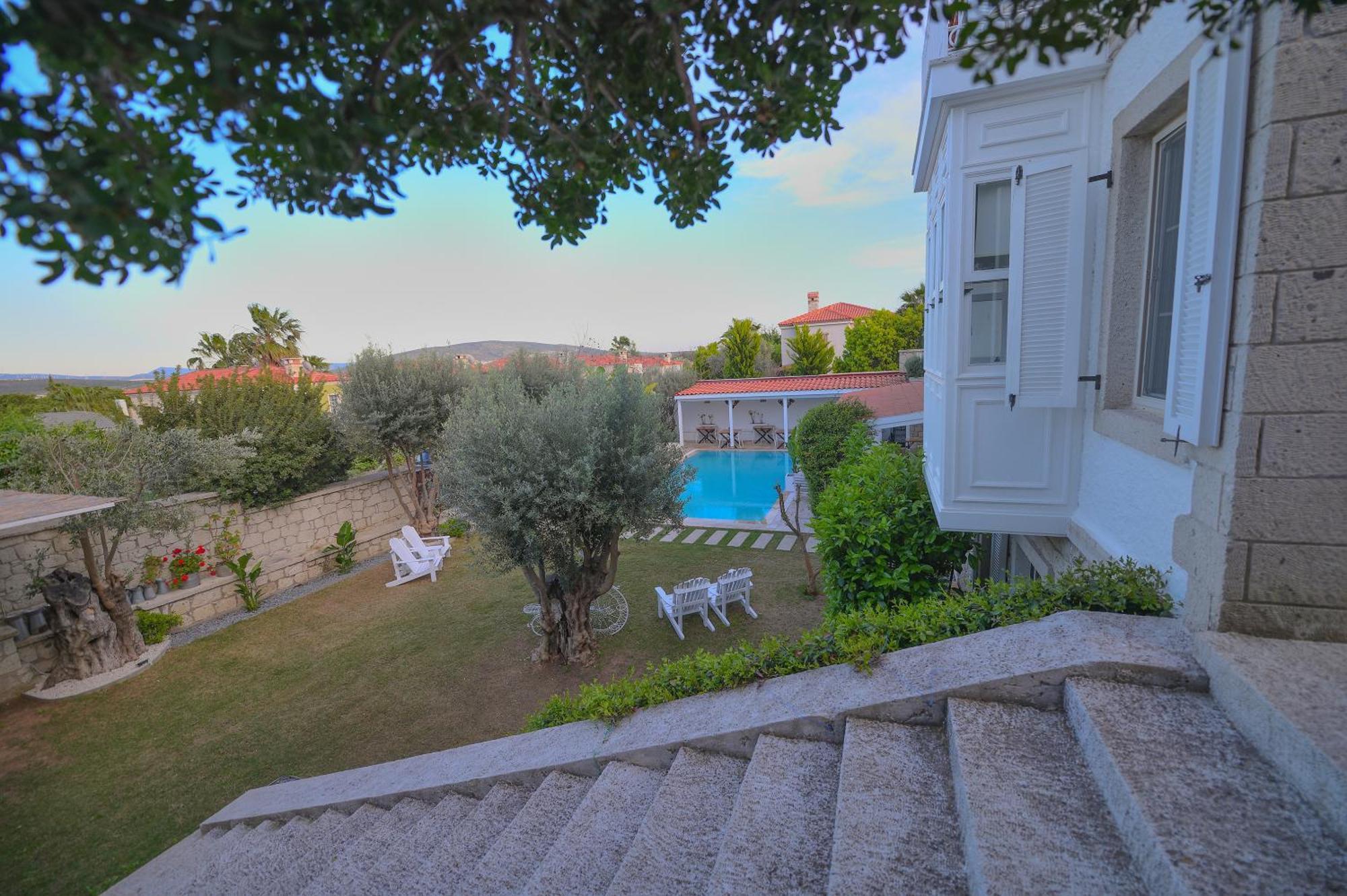 Peremere Alacati Otel Exterior photo