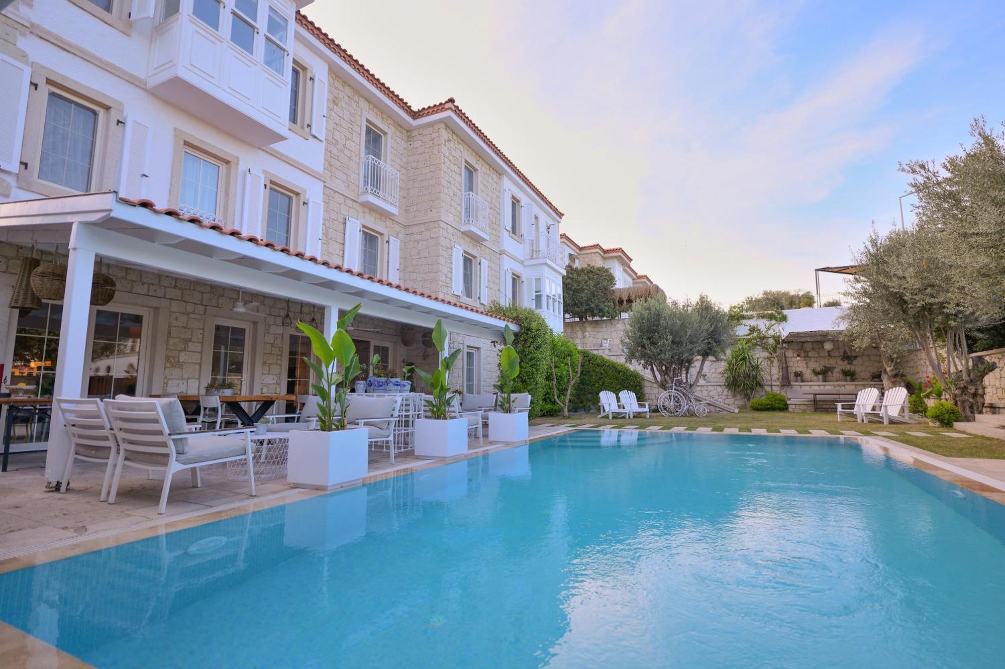 Peremere Alacati Otel Exterior photo